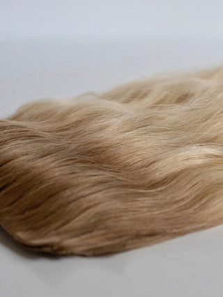 Hand Tied Weft - Beach Wave 10N (Lightest Neutral Blonde)